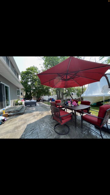 Foto del edificio - 25 N Doughty Ave