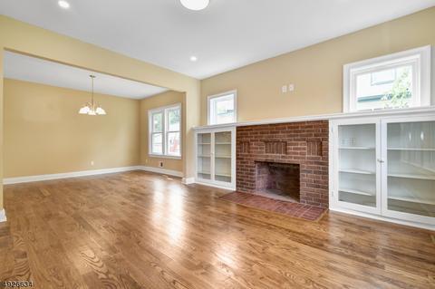 Primary Photo - 37 Monmouth Rd