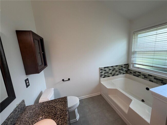 Foto del edificio - 1430 Whatley Mill Cir SE