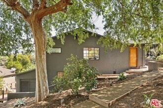 Building Photo - 2467 Silver Ridge Ave