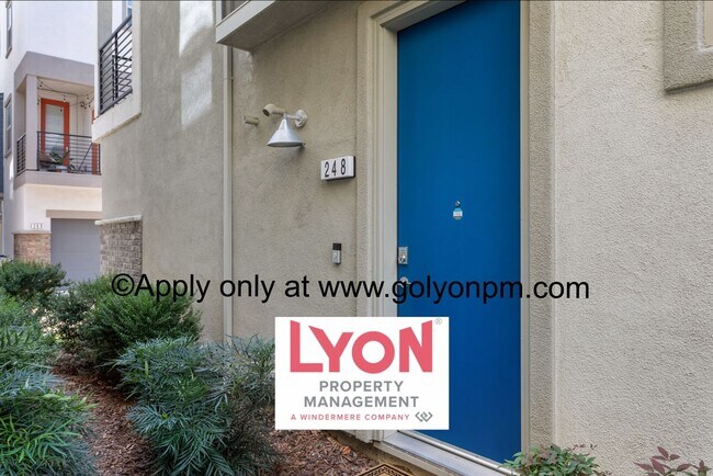 Foto del edificio - 248 Log Pond Ln