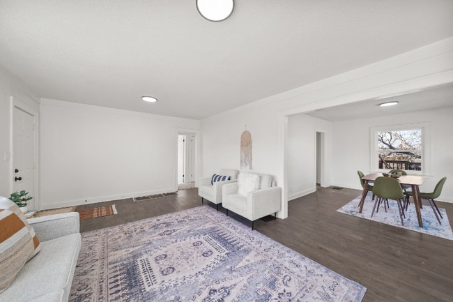 Building Photo - 5332 Highland Ave