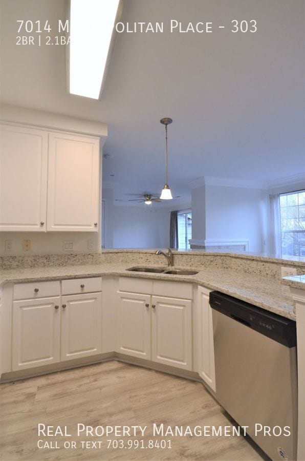 Building Photo - 7014 Metropolitan Pl