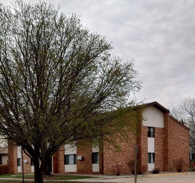 Exterior del Fieldcrest - Fieldcrest Apartments