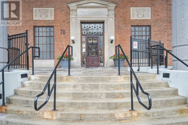 Building Photo - 70 High Park Ave