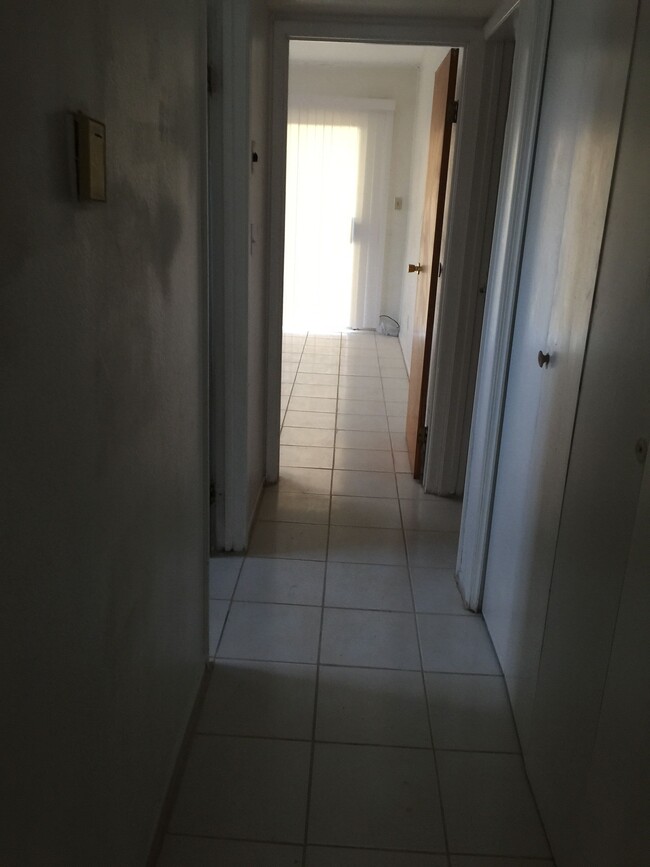 Building Photo - 450 Via Lechuza