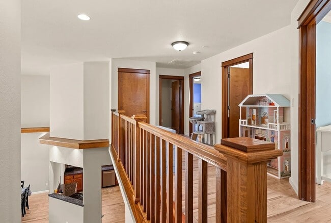 Building Photo - 3640 Creek View Dr