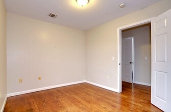 Building Photo - 135 38th St