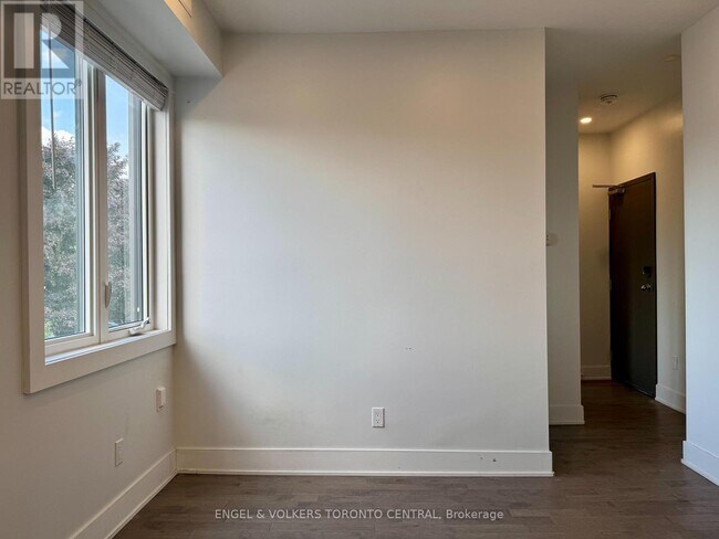 Photo du bâtiment - 1415-1415 Gerrard St E