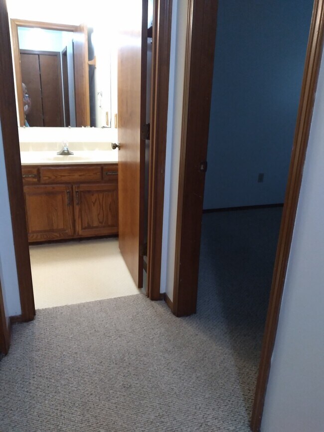 Bathroom - 626 N Elmer St