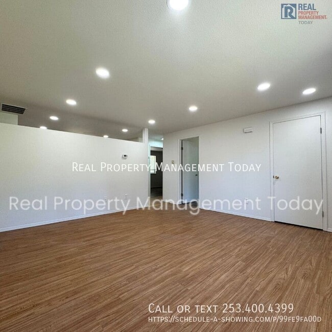Foto del edificio - 13812/13814 107th Avenue Ct E-13812