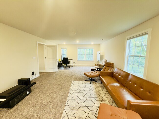 Building Photo - 7114 North Bridge Dr