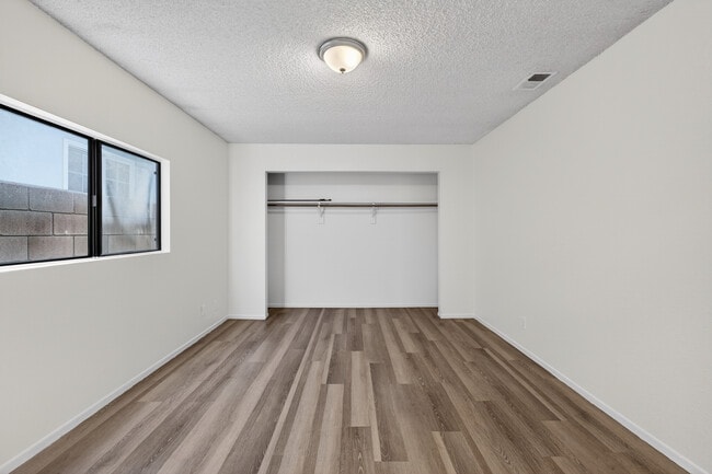 Building Photo - 4453 W 161st St