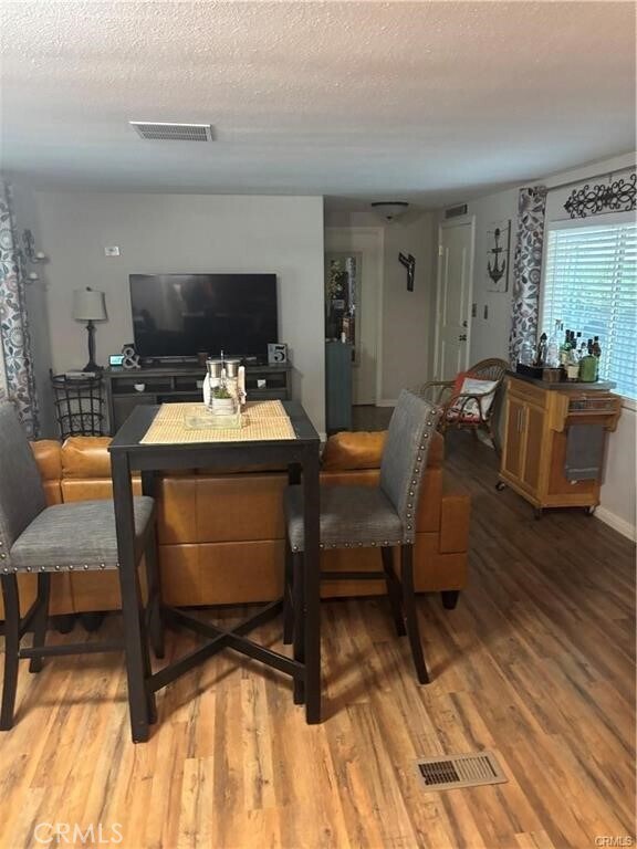 Foto del edificio - 670 Channel Way