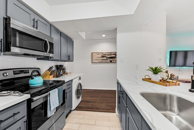 Foto del edificio - 12600 Melville Dr