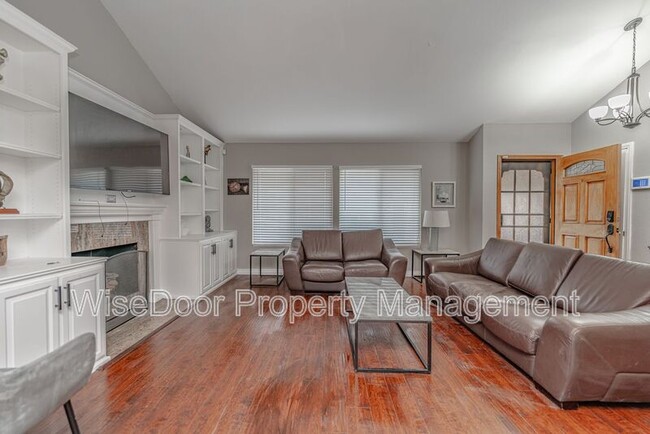 Foto del edificio - 1537 Fairwood Way