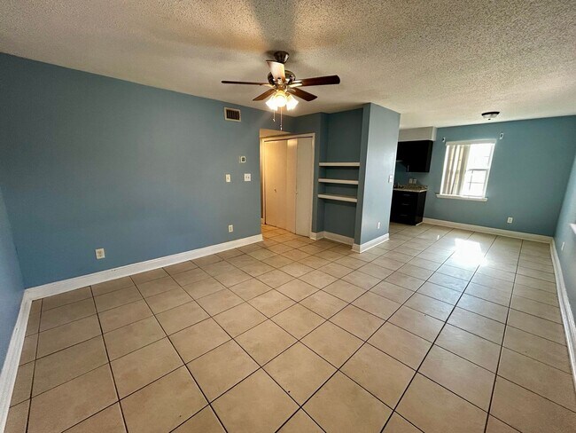 Foto del edificio - 6321 Lenawee St