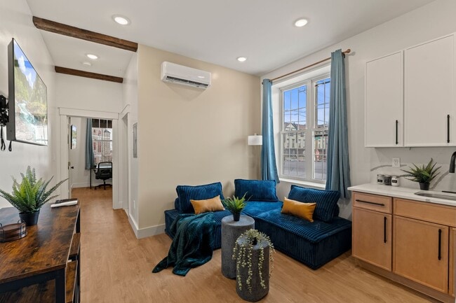 Building Photo - 900 N 41st St