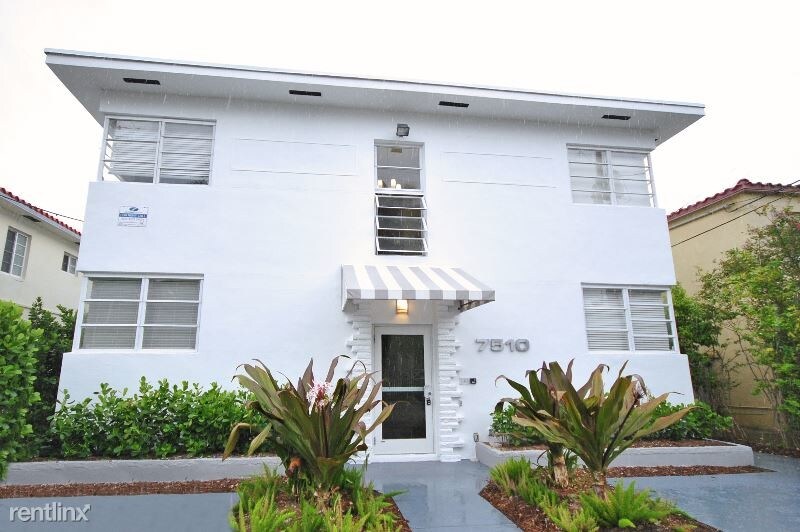 Primary Photo - 1 br, 1 bath Apartment - 7510 Byron Ave.
