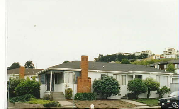 Building Photo - 6531 Cutting Blvd