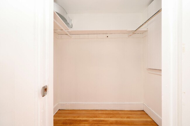 Building Photo - 5 Chauncy St