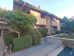 Building Photo - 151 Buckingham Dr