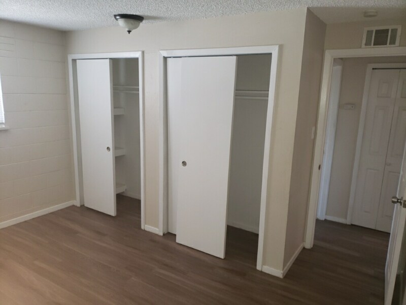 Foto principal - 3950 Turnpike Dr