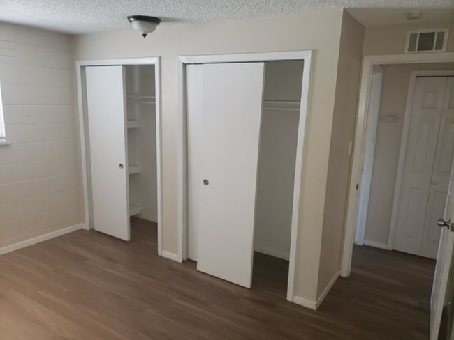 Photo - 3950 Turnpike Dr Apartment