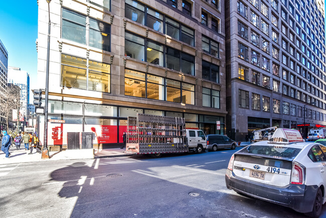 Building Photo - 6 E Monroe St