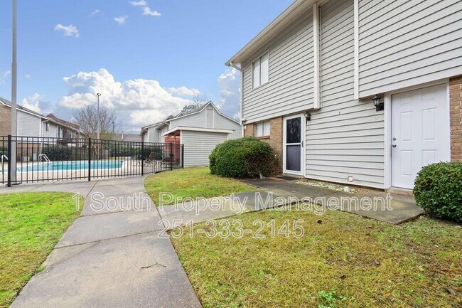 Foto del edificio - 6527 Old Shell Rd