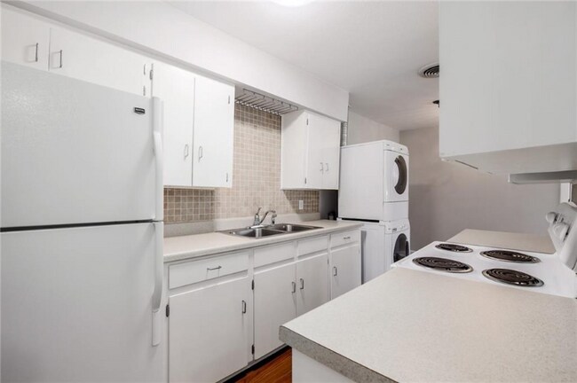 Building Photo - 1501 Braes Ridge Dr