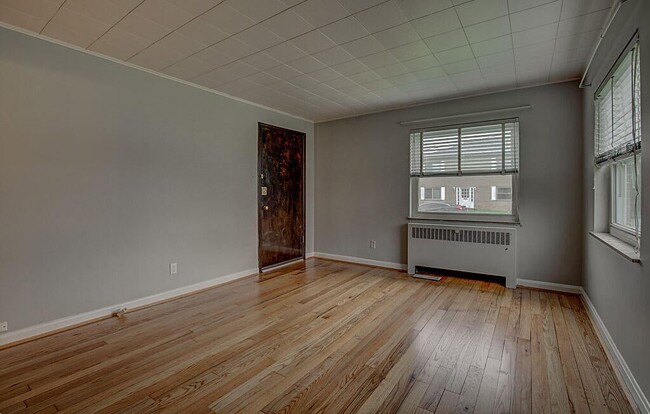 Building Photo - 2404 Carlisle Ave