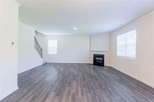 Building Photo - 5-Bedroom Craftsman in Sterling on the Lak...