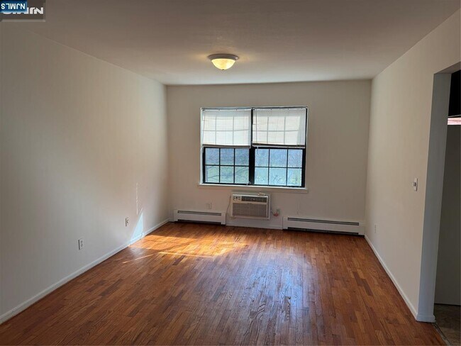 Foto del edificio - 252 Collignon Way