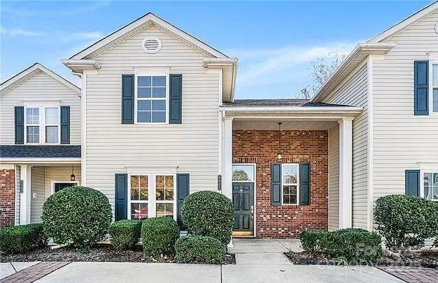 Foto principal - 8881 Cinnabay Dr