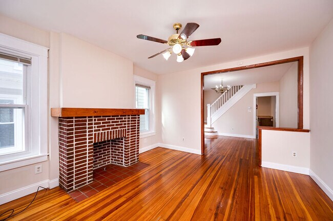 Foto del edificio - 204 N Miller St