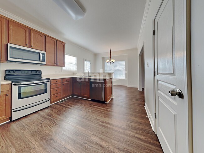 Building Photo - 1902 Fairdale Way