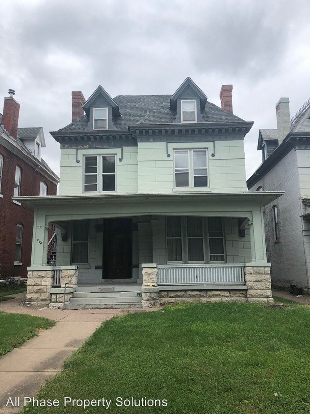 Primary Photo - 304 S 12th St