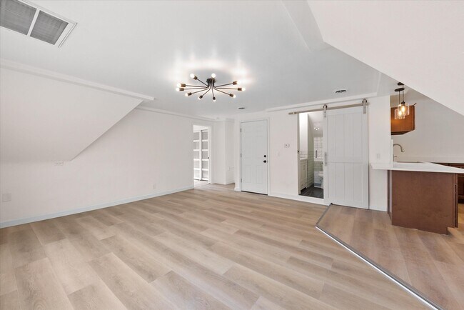 Foto del edificio - 2026 E Kenilworth Pl