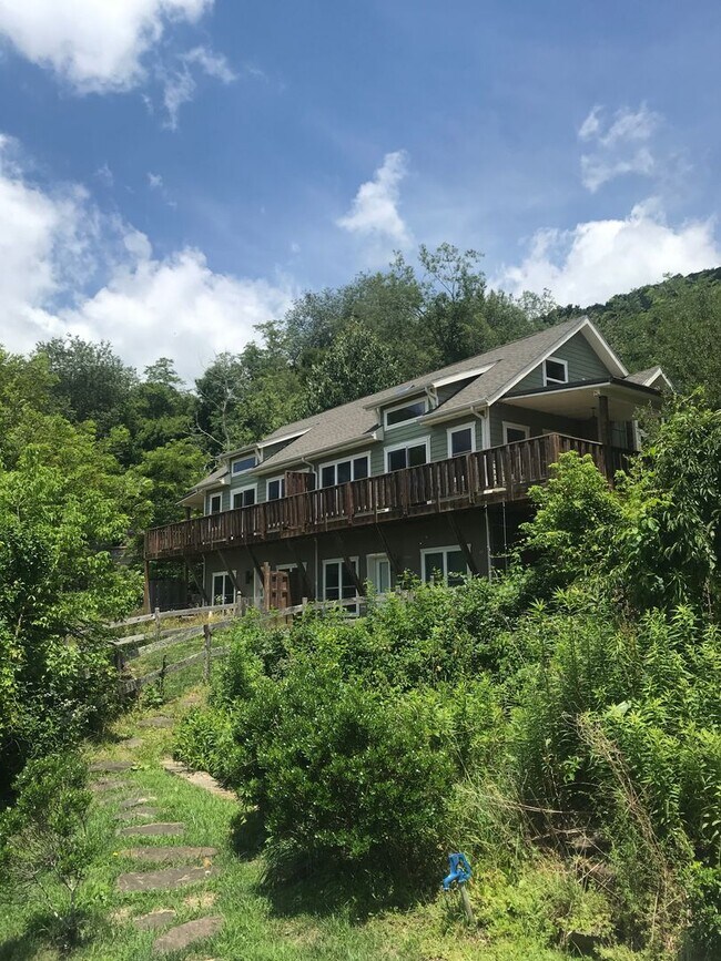 Foto del edificio - 125 Sun Haven Ln