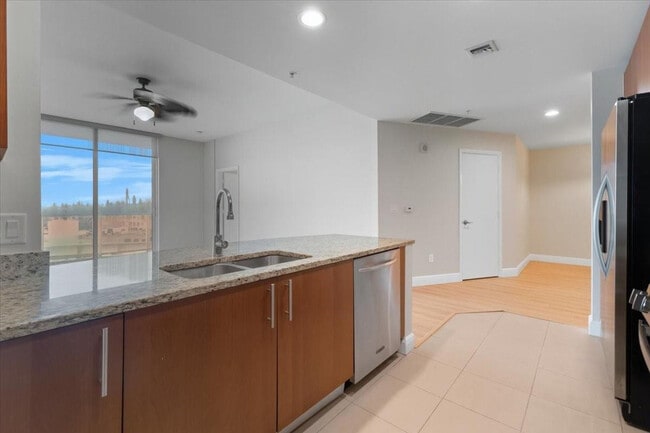 Foto del edificio - 1945 S Ocean Dr