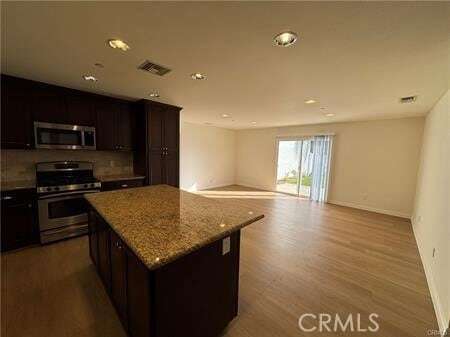 Building Photo - 1336 Calle Tulipan