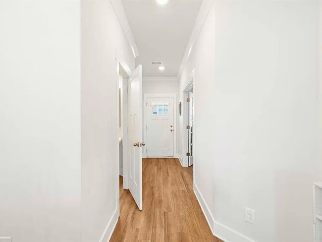 Building Photo - 109 Shallons Dr