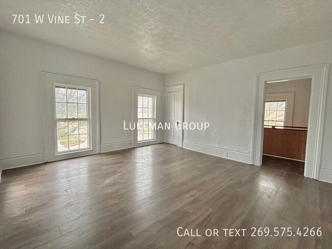 Building Photo - 701 W Vine St