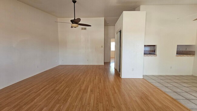 Foto del edificio - 1514 E 28th Ave