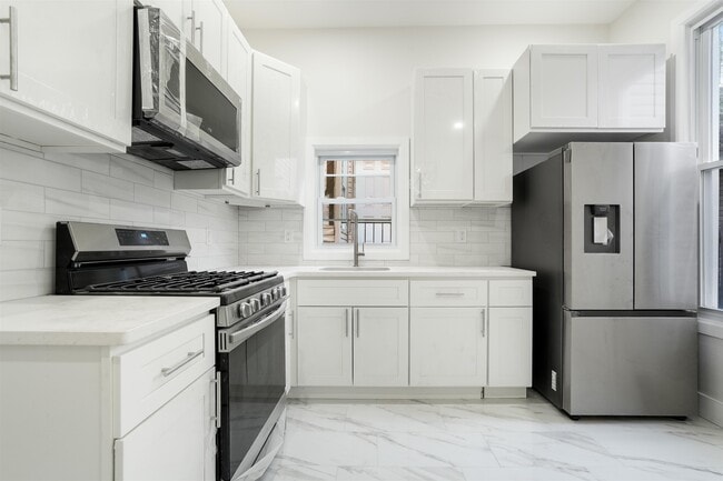 Foto del edificio - 1102 Central Ave