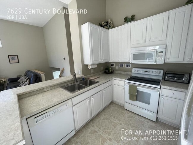 Foto del edificio - 7629 Century Blvd