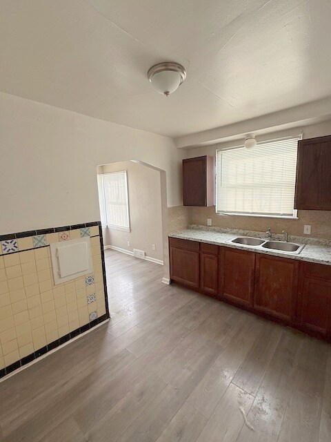 Foto del edificio - 12809 Kilbourne St