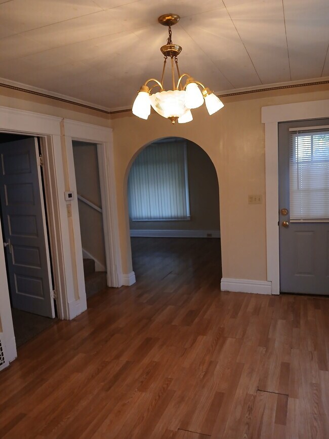 Foto del edificio - 608 N Henry St