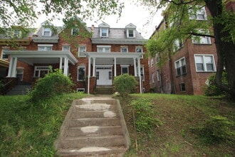 Building Photo - 303 E University Pkwy